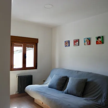 Caines Vut-le-1300 Furmumecha Apartment
